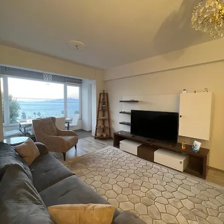 Apartment Deniz Manzarali, Plaja Ve Merkeze Yakin Ev Aliaga