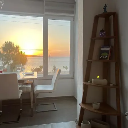 Apartment Deniz Manzarali, Plaja Ve Merkeze Yakin Ev